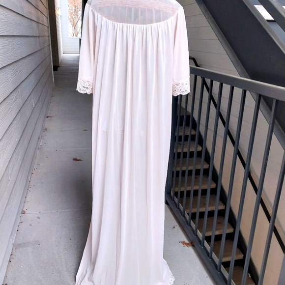 Palest of Pink Vintage Nightgown - Picture 7 of 8